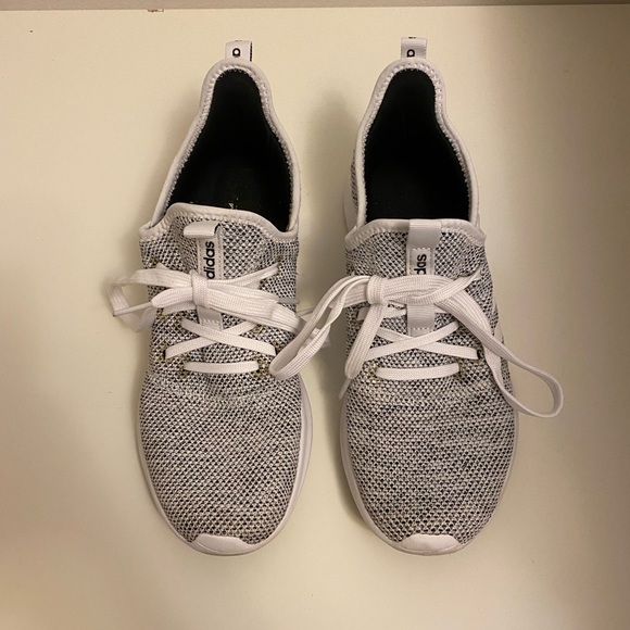 Size 7 Adidas Shoes